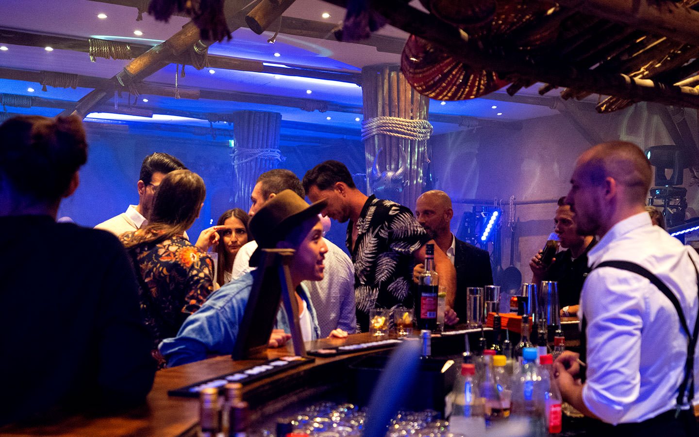 ga-pernod-ricard-jafari-bar_01.jpg