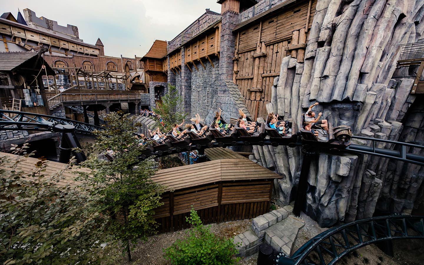 Die Datei phantasialand-attraktionen-raik_03.zip herunterladen
