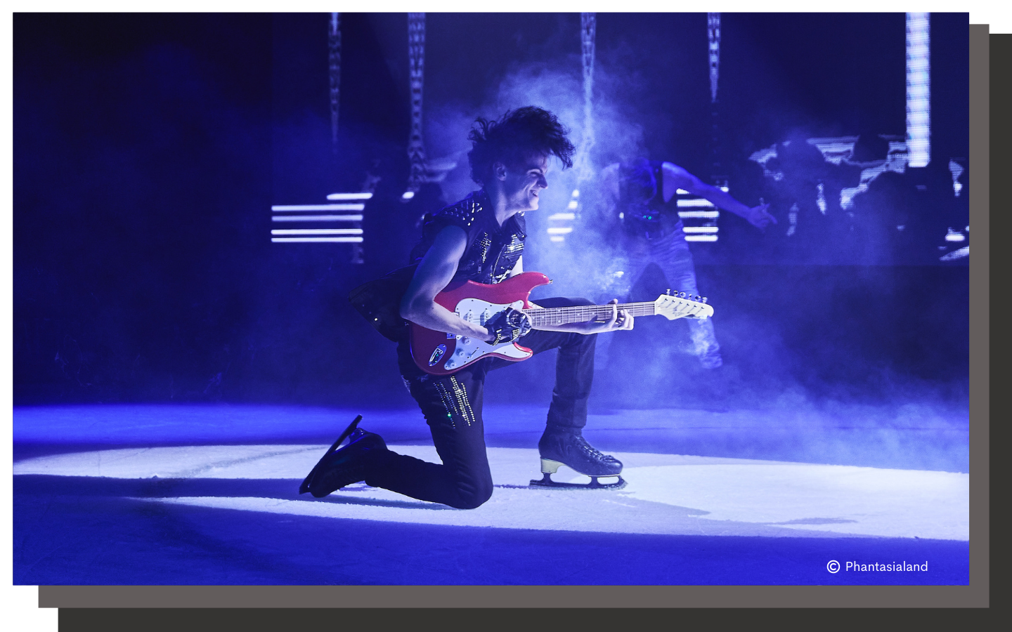Die Datei phantasialand-shows-rockonice_01.zip herunterladen